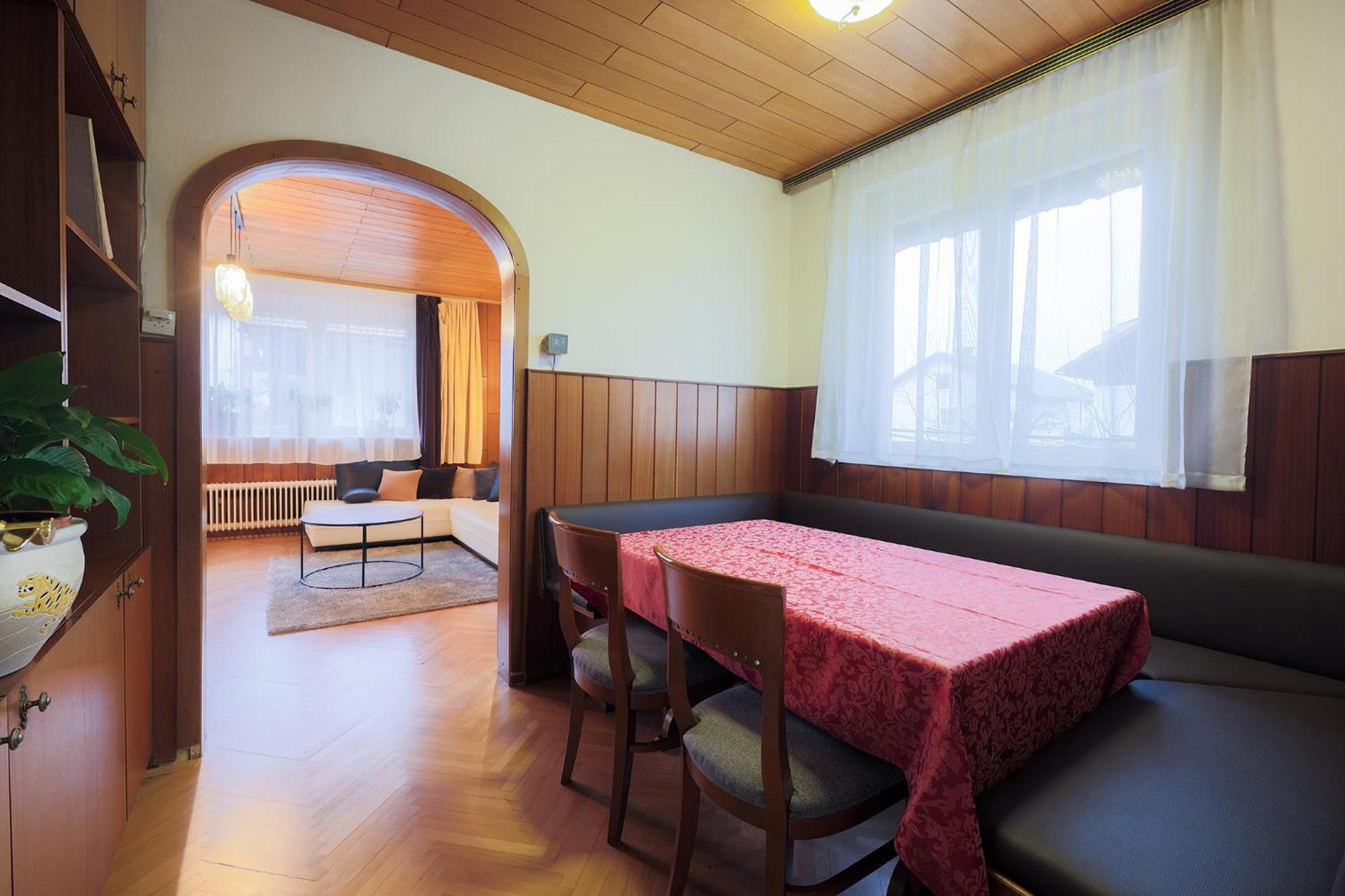 Papas Apartment レスツェ エクステリア 写真