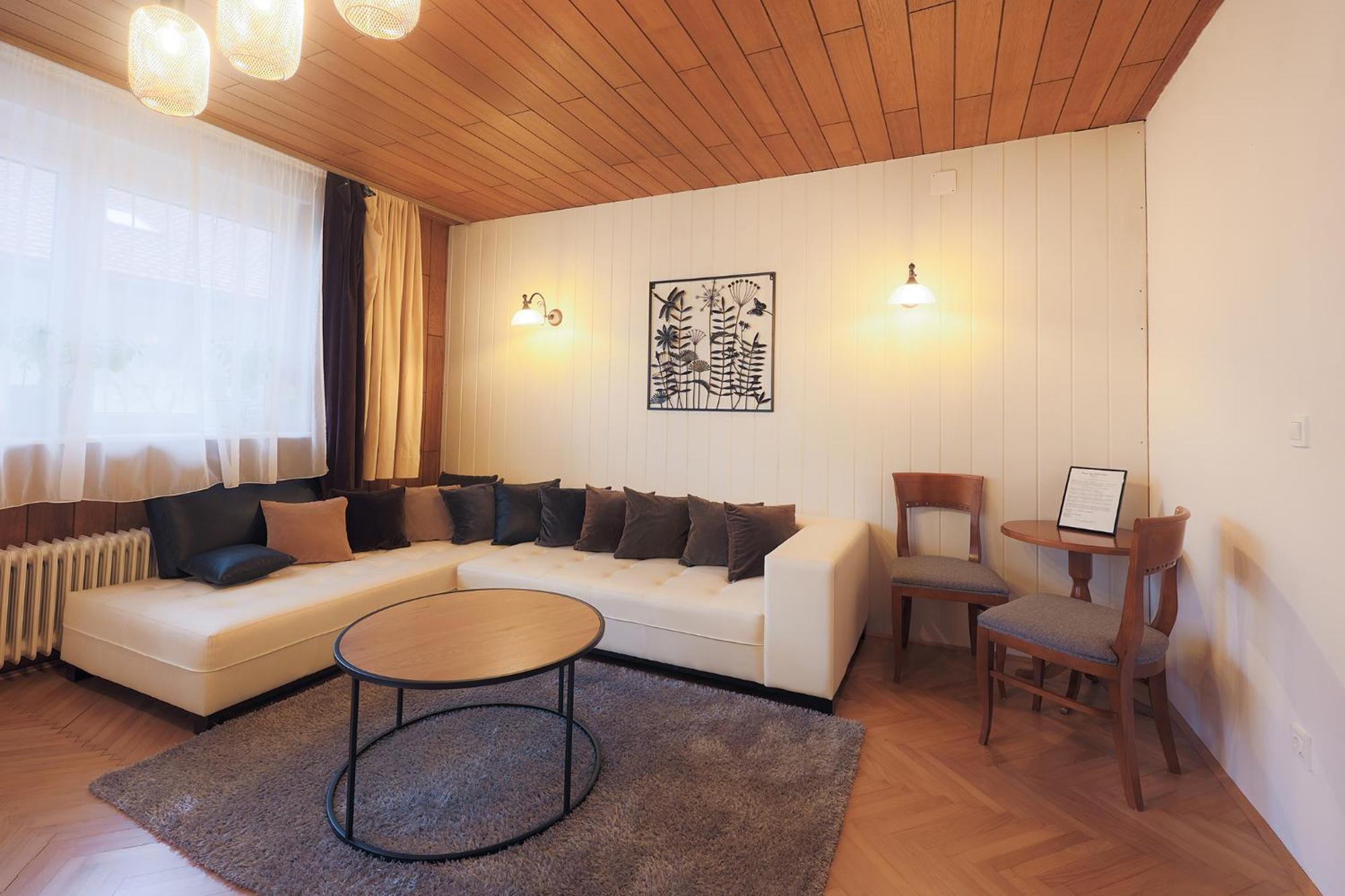 Papas Apartment レスツェ エクステリア 写真